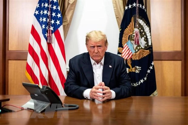 Tổng thống Mỹ Donald Trump tại Trung tâm Quân y quốc gia Walter Reed ở Bethesda, Maryland ngày 4/10/2020. (Nguồn: AFP/TTXVN)