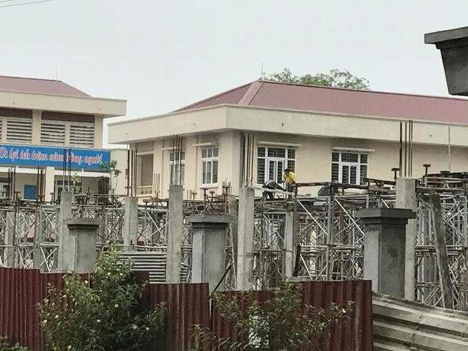 Trước khi nhà thầu khởi động lại dự án, các hạng mục công trình bị hoen gỉ, xuống cấp.