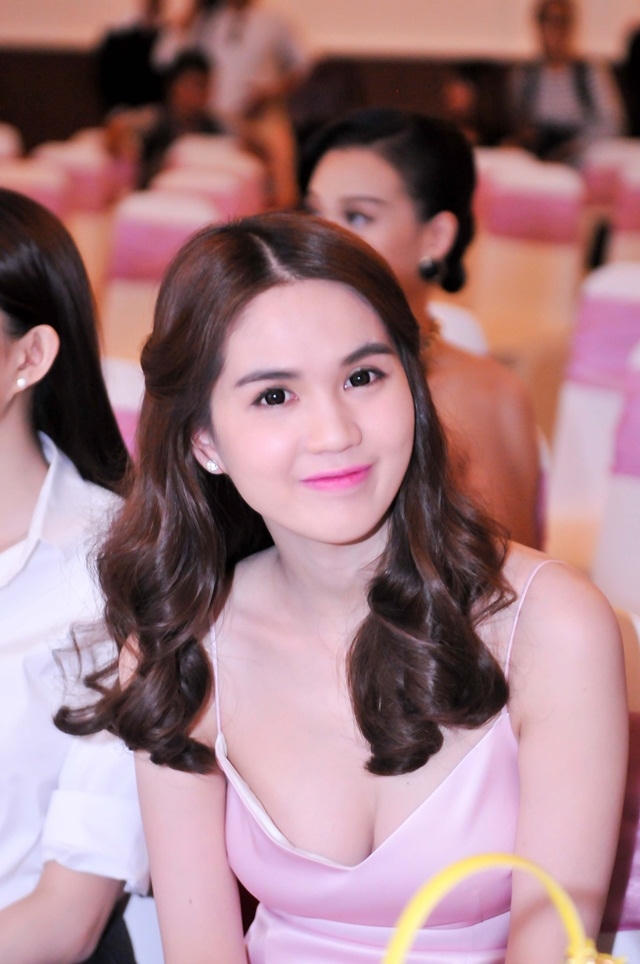 Ngọc Trinh nổi tiếng với khuôn mặt ngây thơ và trong sáng. Ảnh: internet.