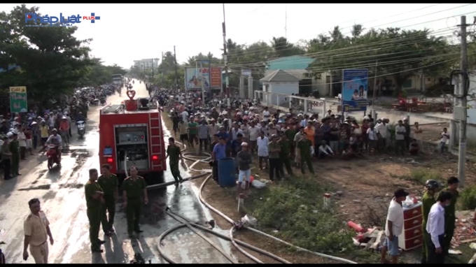Tr&agrave; Vinh: Ch&aacute;y 2 căn nh&agrave; thiệt hại gần 2 tỷ đồng