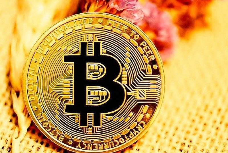 Bitcoin tăng mạnh vượt 95,000 USD.