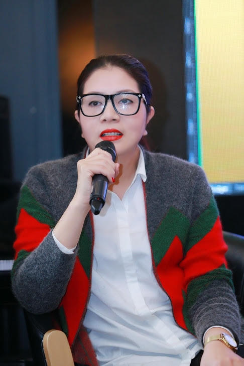 Nữ đạo diễn Nguyễn Việt Thanh đảm nhận vai trò tổng đạo diễn Live concert Lệ Quyên 2016.