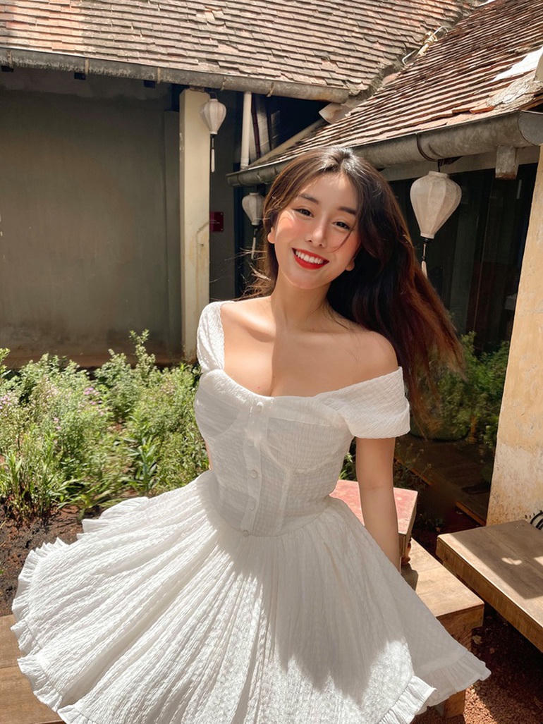Hotgirl với gần 1 triệu người hâm mộ theo dõi (Ảnh: Mai Châm).