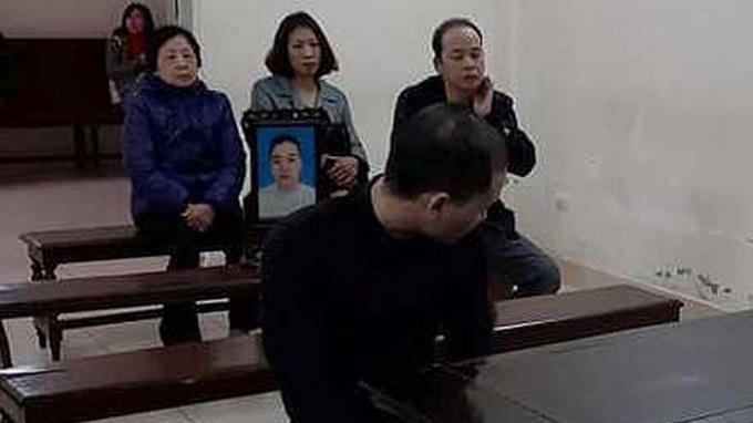 TAND TP Hà Nội vừa mở phiên tòa xét xử sơ thẩm đối với Lê Văn Huy (SN 1995, trú ở xã Liêm Tiết, TP Phủ Lý, Hà Nam) về tội “Giết người”.