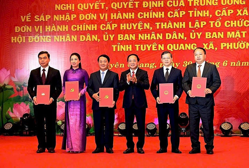 Các lãnh đạo chủ chốt của tỉnh Tuyên Quang (mới).