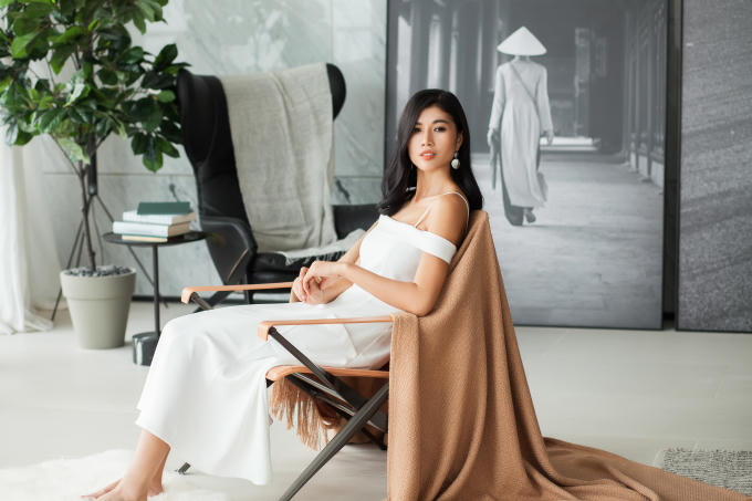 Ông và siễu mẫu Trang Lạ đã có 5 năm yêu nhau trước khi đi đến kết hôn. Mối tình đẹp của họ đã cùng nhau rong ruổi du lịch ở nhiều nước trên thế giới. Đó là những địa điểm ở các nước châu Âu và châu Á kết hợp cùng những chuyến công tác của ông.