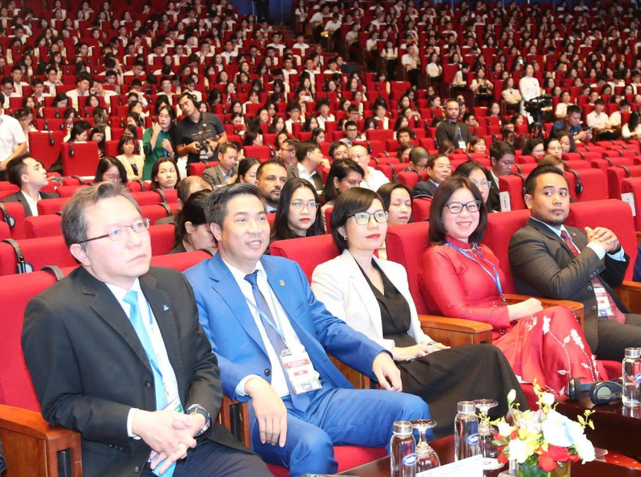 NGƯT.PGS.TS Nguyễn Đào Tùng, Giám đốc Học viện Tài chính tham dự và đưa ra những đánh giá, nhận định quan trọng tại Diễn đàn lần này.