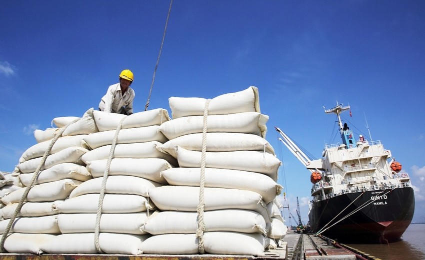Các Bộ, ban ngành, địa phương và doanh nghiệp điều hành đảm bảo cân đối cung cầu lúa gạo trước diễn biến thị trường thế giới và trong nước. Hình ảnh mang tính chất minh hoạ. Ảnh VGP