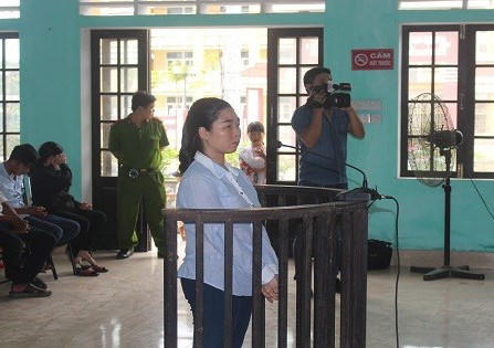 Bị cáo Hòa tại phiên tòa. (Ảnh: báo Zing.vn)