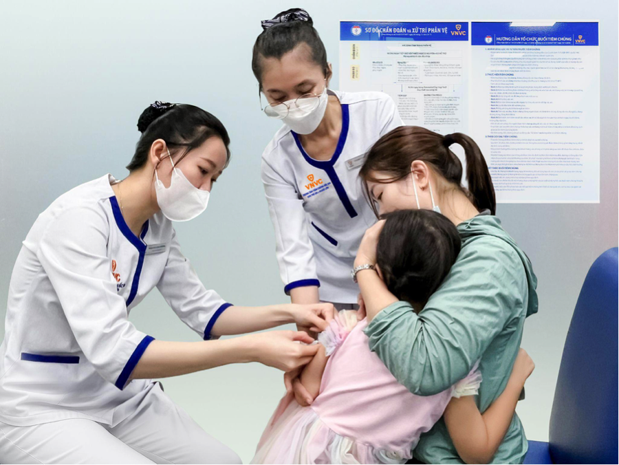 Không chỉ mang đến dịch vụ tiêm chủng vắc xin an toàn, chất lượng cao, VNVC còn chú trọng tìm kiếm những giải pháp toàn diện để nâng cao chất lượng sống cho người dân. Ảnh: Mộc Thảo.