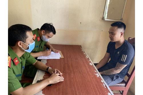 Đối tượng Thiết bị bắt giữ tại cơ quan điều tra.
