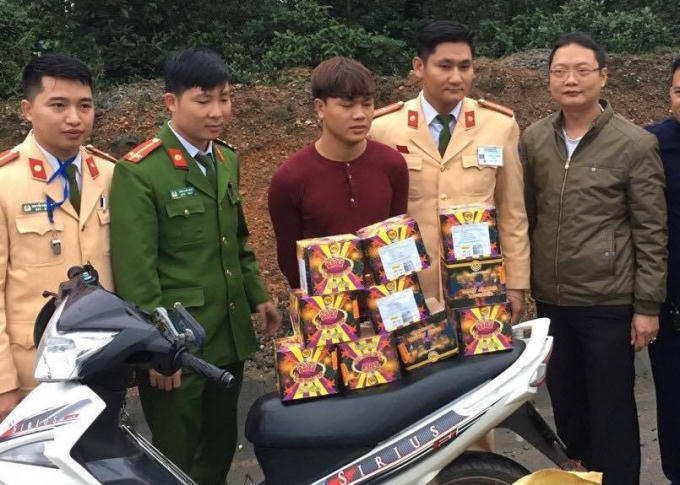 Tình trạng buôn bán pháo nổ luôn là vấn đề nan giải đối với cơ quan chức năng trong dịp tết Nguyên đán 2017.