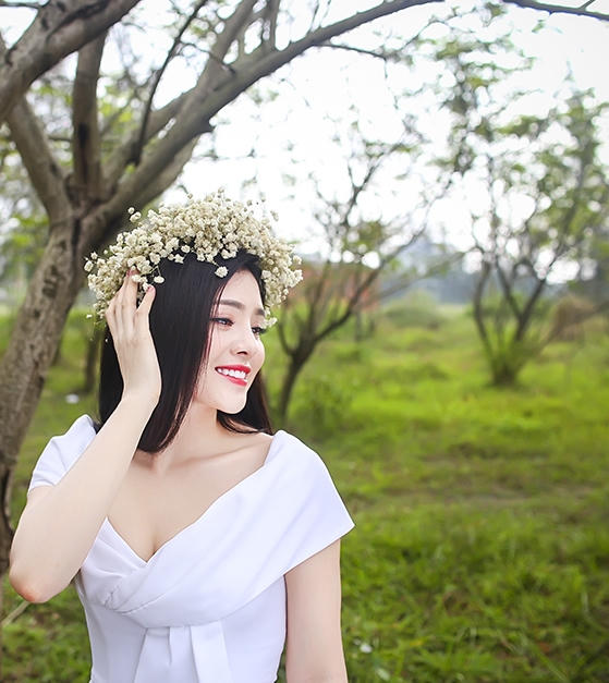Thụy Miên đẹp tựa thiên thần trong Cánh thiệp đầu Xuân.