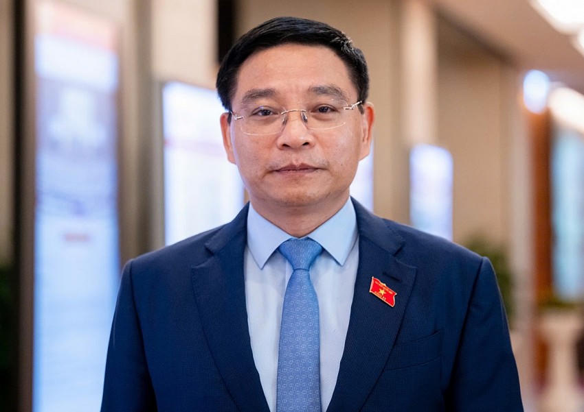 Ông Nguyễn Văn Thắng, Ủy viên Trung ương Đảng - Bộ trưởng Bộ Tài chính cũ tiếp tục làm Bộ trưởng Tài chính mới sau khi hợp nhất Bộ KH&ĐT và Bộ Tài chính cũ.