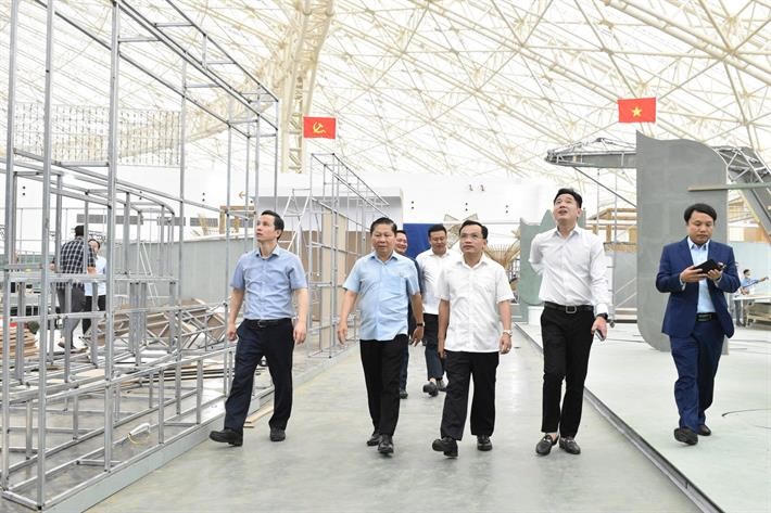 Đẩy nhanh tiến độ, chuẩn bị chu đáo cho sự kiện Triển lãm “80 năm Giáo dục và Đào tạo phát triển đất nước”. (Ảnh: moet.gov.vn)