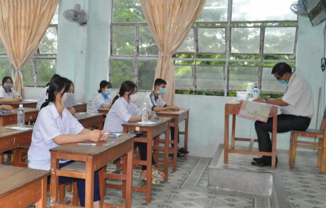 Cà Mau: Bài giảng được phát trên kênh truyền hình