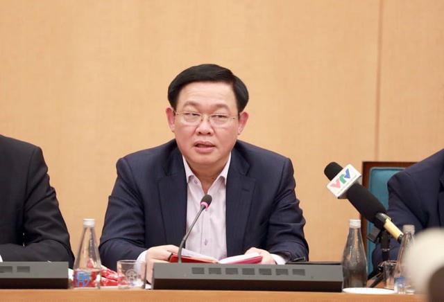 Bí thư Hà Nội khuyên người dân không nên đổ xô đi tích trữ thực phẩm.