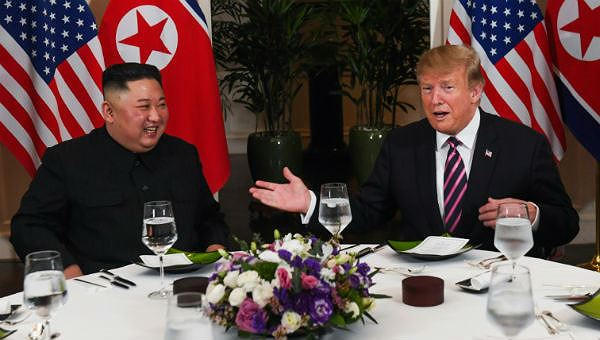 Trong ngày đàm phán đầu tiên, cả ông Trump và ông Kim đều khá lạc quan.
