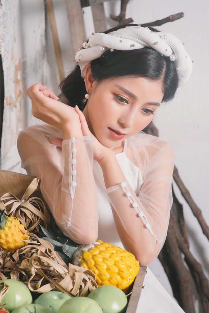 Ngọc &Aacute;nh tung bộ  ảnh ch&agrave;o xu&acirc;n c&ugrave;ng th&ocirc;ng điệp