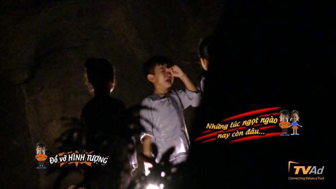 Chưa đi hết được nửa quãng đường, Châu Chấu đã làm sụp đổ hình tượng của mình trong lòng Bell.
