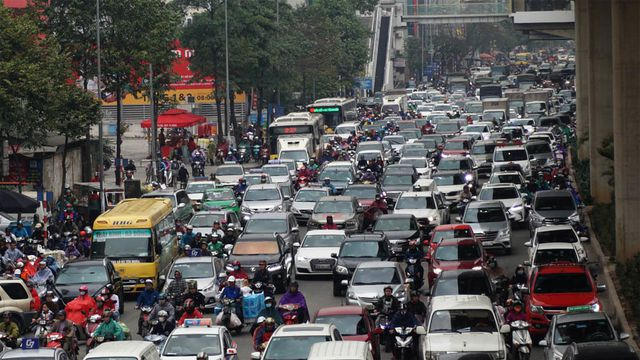 Giao th&ocirc;ng H&agrave; Nội t&ecirc; liệt trong ng&agrave;y 27 Tết