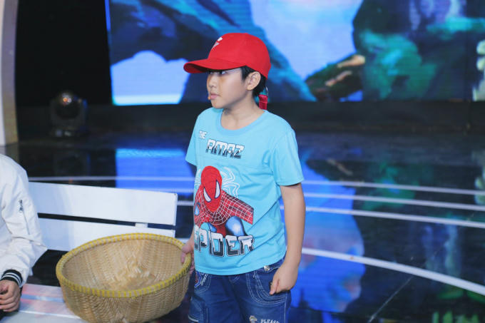 Bất ngờ tài diễn xuất của “hotboy nhí” 8 tuổi tại Tiếu Lâm Tứ Trụ Nhí