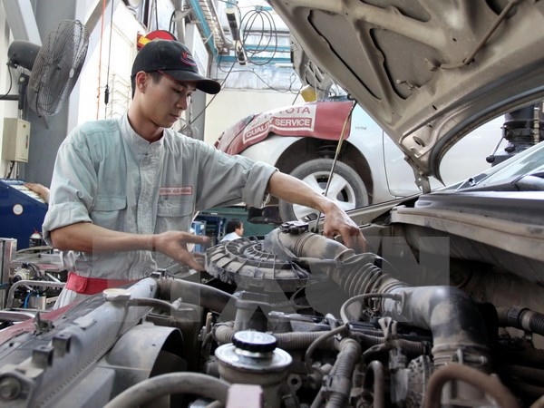 Toyota sẽ kiểm tra, sửa chữa và thay thế công tắc chính điều khiển lên xuống kính của cửa sổ. (Ảnh: Thế Duyệt/TTXVN)