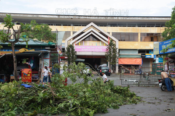 Chợ Hà Tĩnh sau cơn bão số 10.