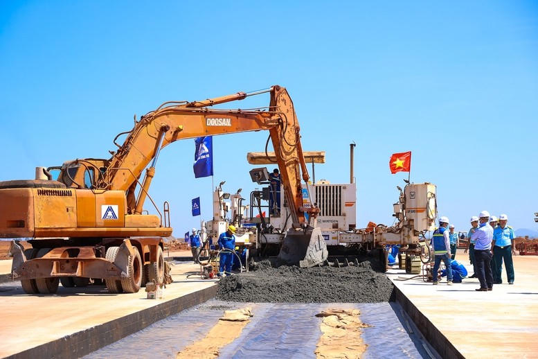 Thống nhất mở rộng toàn tuyến cao tốc Bắc - Nam phía Đông theo phương thức PPP. (Ảnh: VGP)
