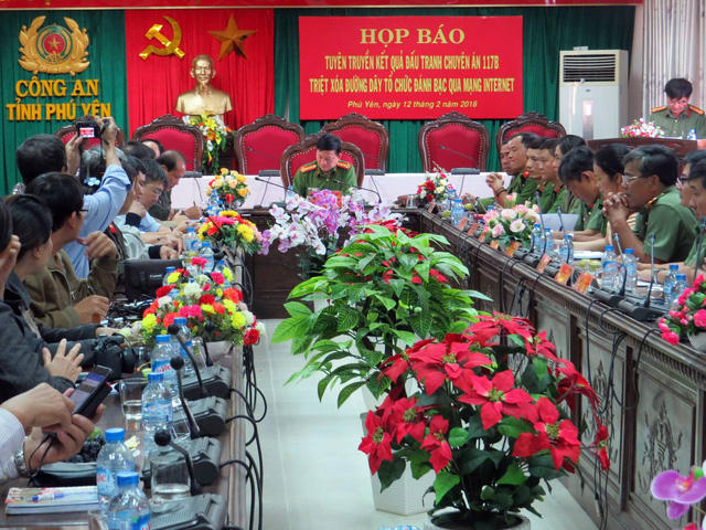 Buổi họp báo chiều ngày 12/2