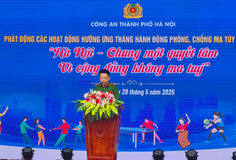 Thiếu tướng Nguyễn Hồng Ky phát biểu tại buổi lễ. Ảnh: Quốc Khánh.