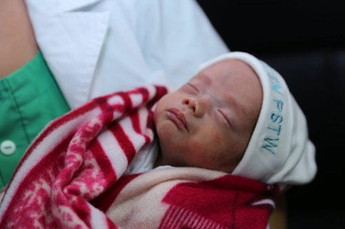 Hiện tại sức khỏe của bé Gấu đã tốt hơn rất nhiều và được 1,8kg.