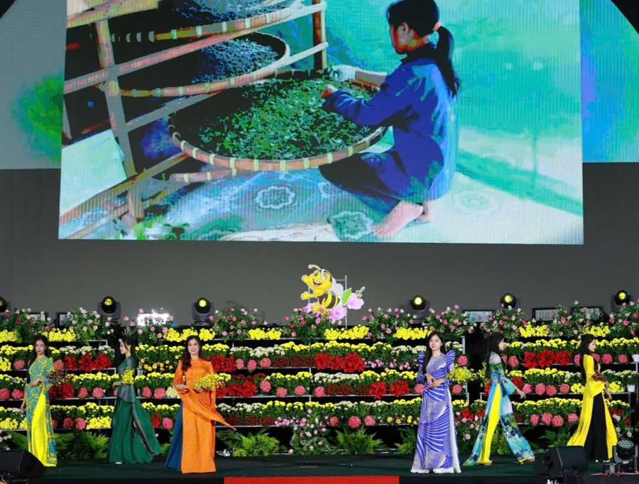 Festival Hoa Đà Lạt lần thứ X- Năm 2024 khép lại, đốn chào mùa Xuân mới trên cao nguyên Langbiang. Ảnh: Báo Lâm Đông