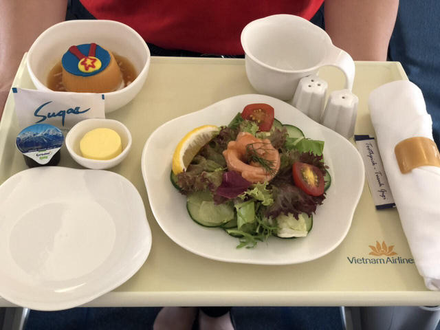 Suất ăn đặc biệt phục vụ trên chuyến bay đặc biệt đón các vận động viên về nước.