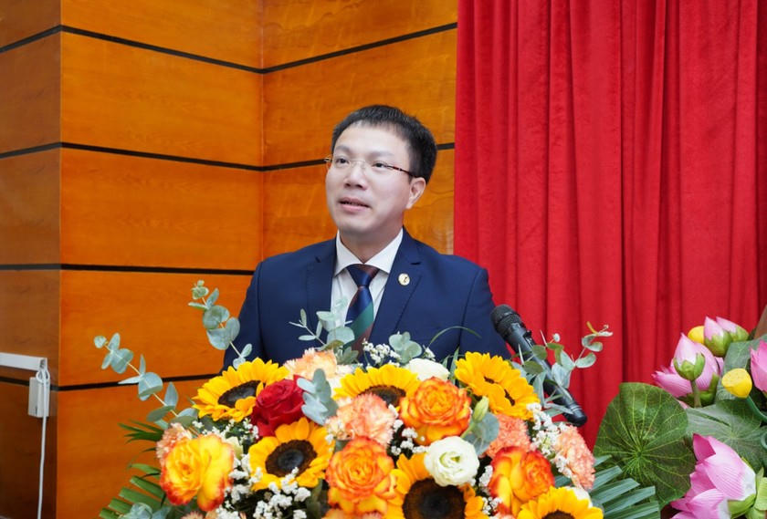 Hiệu trưởng Đoàn Trung Kiên phát biểu khai mạc Hội thảo.