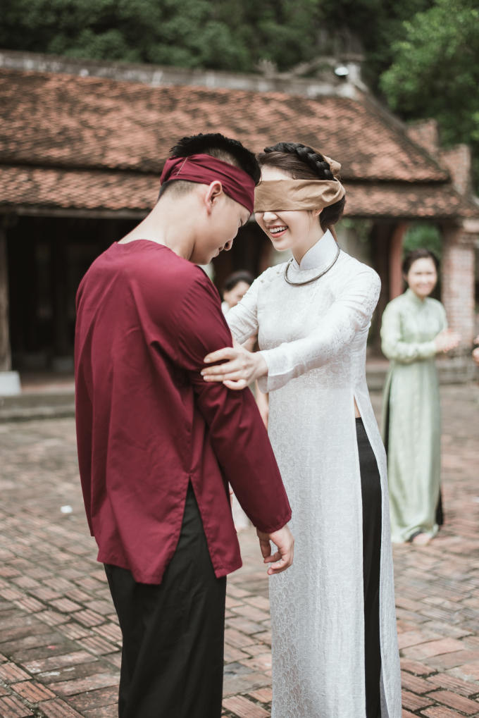 MC Hạnh Ph&uacute;c sợ chồng &Aacute; hậu Thụy V&acirc;n ghen v&igrave; cảnh diễn qu&aacute; t&igrave;nh tứ