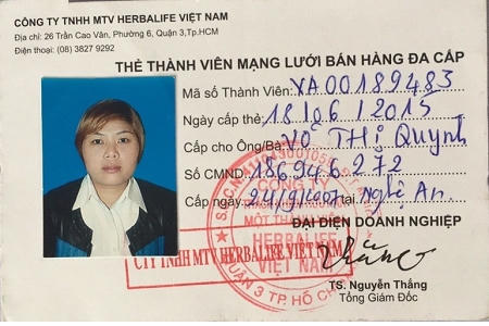 Đối tượng Quỳnh là nhân viên bán hàng đa cấp, đóng giả ni cô lừa đảo chiếm đoạt tài sản. (Ảnh: Đông Bắc)