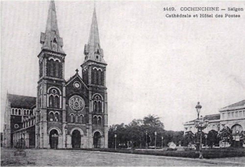 Nhà thờ Đức Bà (quận 1) được xây dựng năm 1877, hoàn thành sau 3 năm và được Tòa thánh Vatican phong lên hàng tiểu Vương cung Thánh đường từ năm 1959. Công trình dài 93 m, rộng 35 m và cao 75 m nằm ngay trung tâm quận 1, TP HCM. Đây là công trình kiến trúc đặc sắc từ thời Pháp thuộc do kiến trúc sư J.Bourard thiết kế. Toàn bộ vật liệu xây dựng từ xi măng, sắt thép đến ốc vít được cho là mang từ Pháp sang. Không như những nhà thờ khác tại TP HCM, nhà thờ Đức Bà không có vòng rào hoặc bờ tường bao quanh.