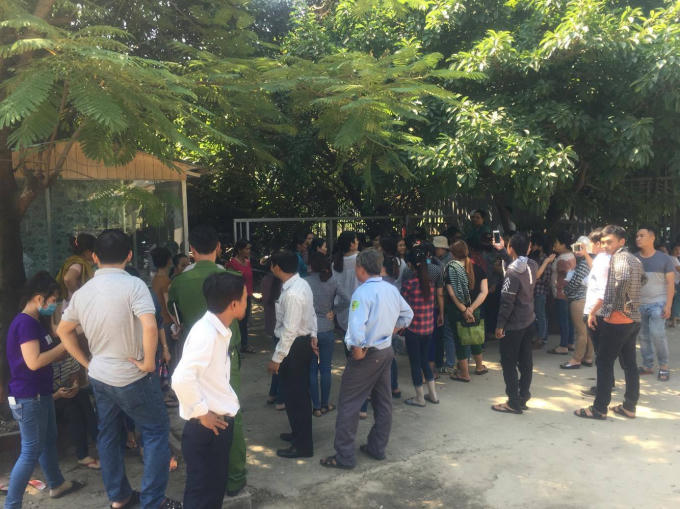 Công ty thông báo trừ tiề