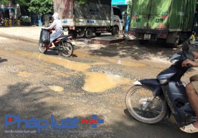 Xuất hiện nhiều ổ voi ngày giữa đường