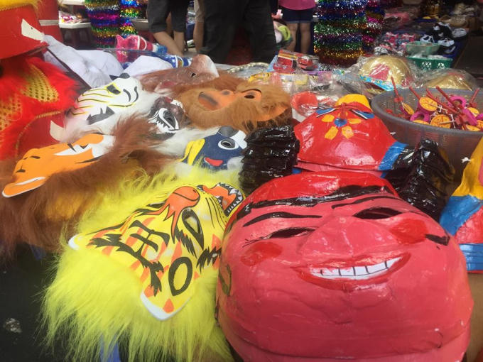 Năm nay có nhiều mặt hàng với mẫu mã đa dạng.