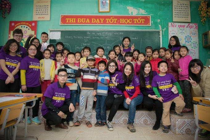 Đoàn thiện nguyện hạnh phúc khi mang