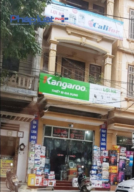 Chủ cưa hàng thừa nhận nhiều mặt hàng nhập từ Thổ Tang (Ảnh:ĐT)