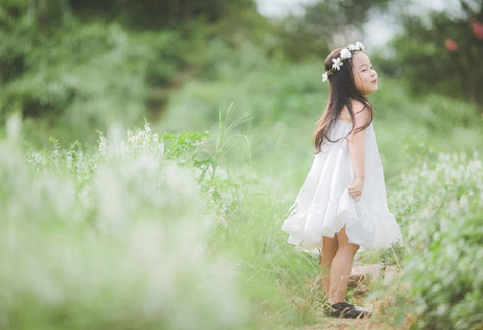 Bảo Ngọc rất ưa cười, nhiều biểu cảm tự nhiên trước ống kính máy ảnh.