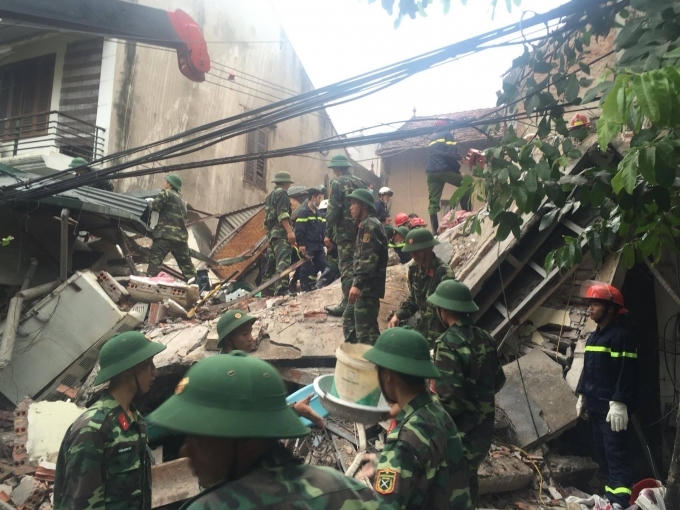 Đã có thêm nạn nhân thứ ba được đưa ra từ đống đổ nát.