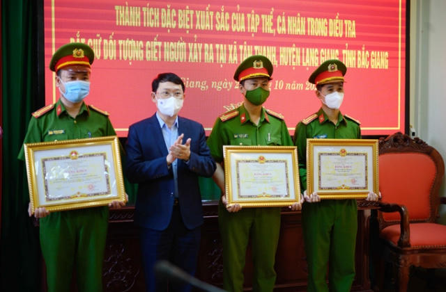 Bắc Giang: Khen thưởng lực lượng Công an về thành tích truy bắt nghi phạm vụ giết hại 3 người trong gia đình
