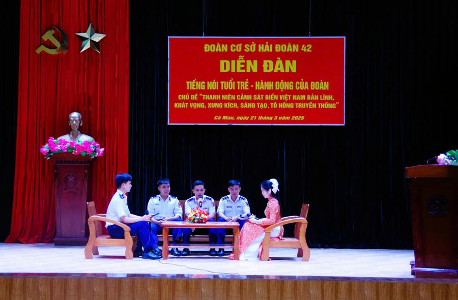 Đoàn cơ sở Hải đoàn 42 tổ chức diễn đàn “Tiếng nói tuổi trẻ - Hành động của đoàn”