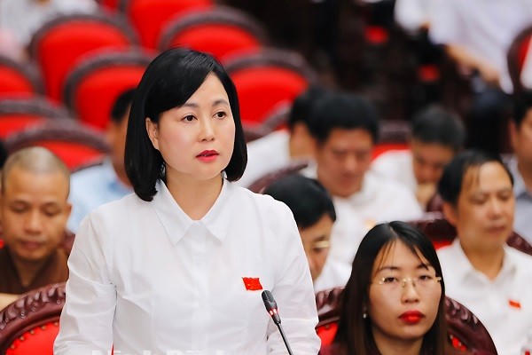 Đại biểu tham gia thảo luận tại Kỳ họp.