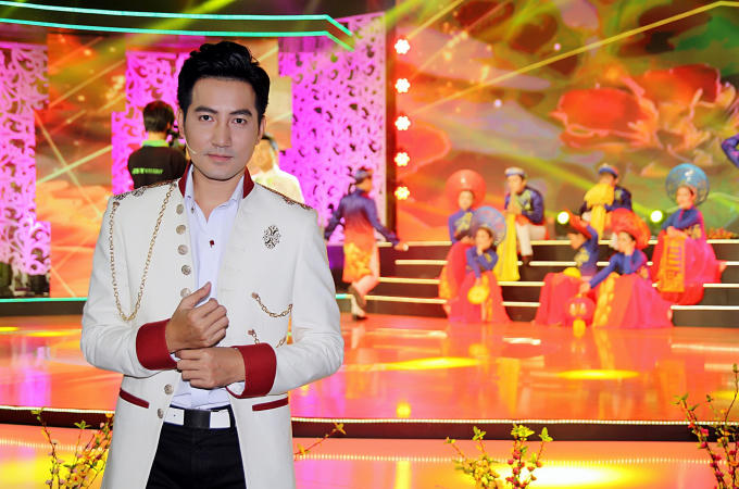 Lạ mắt với màn múa trên nền nhạc Trịnh của Khánh Thi và Vương Khang