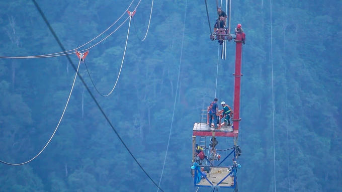 Tuyến cáp treo mẹ con và hành trình dị thường “bắc cầu” qua thung lũng Mường Hoa, Tây Bắc